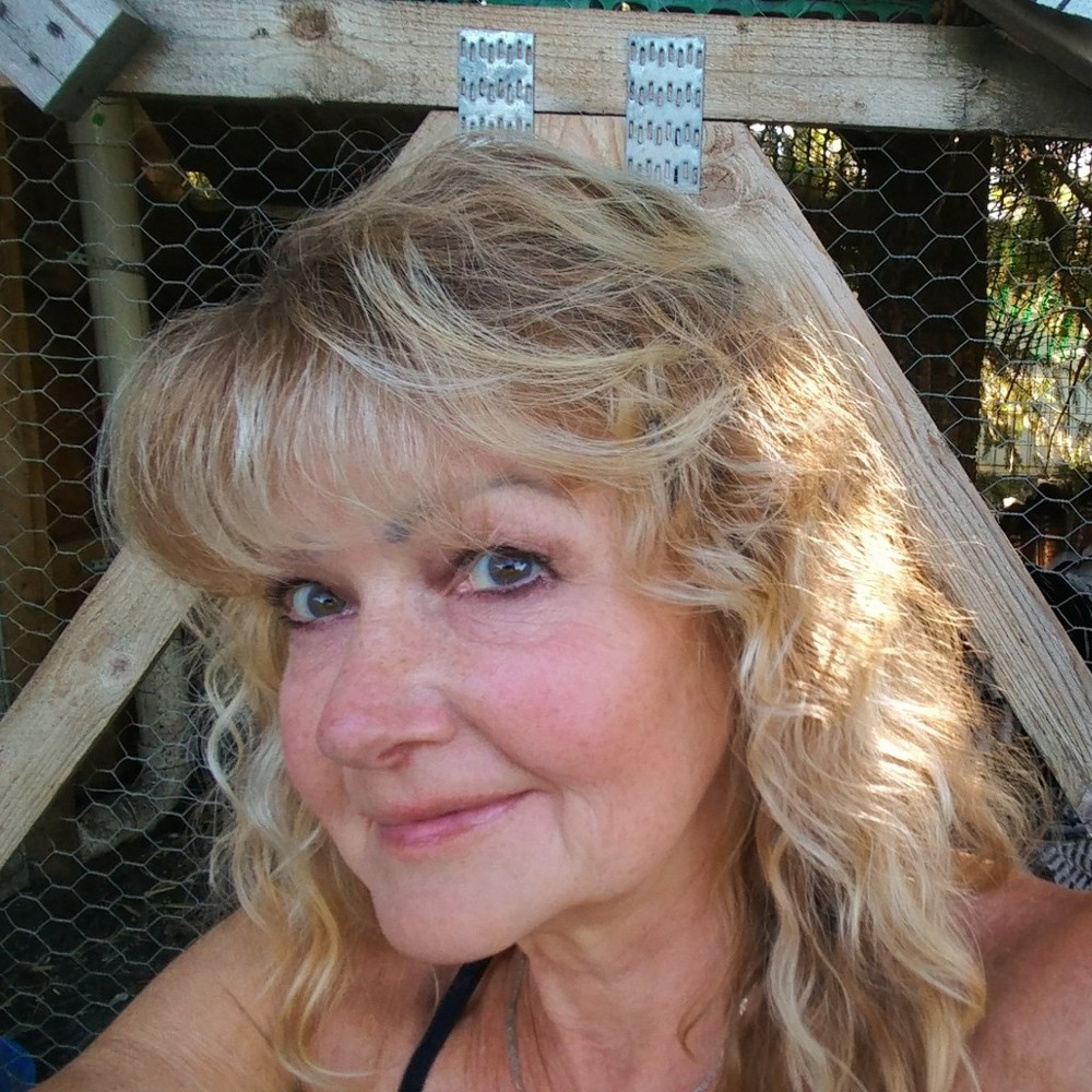 Meet your Posher, Suzanne